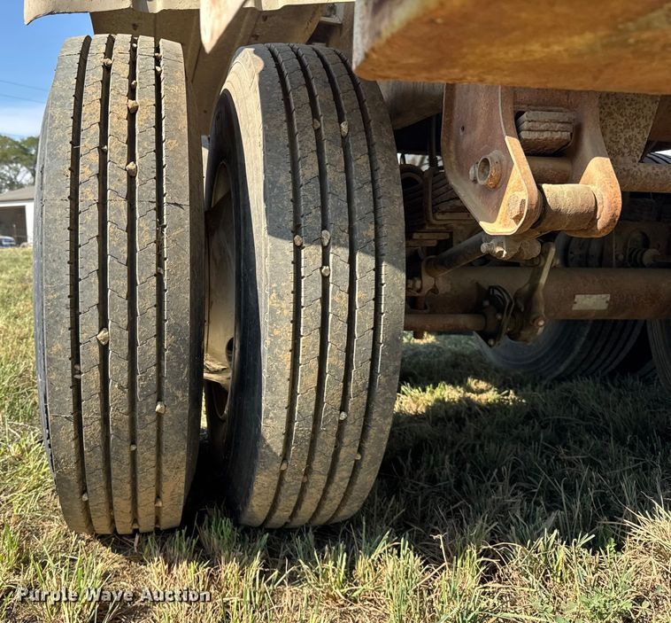 image for item ER0111 1991 V.E. Enterprises Inc DOTF 140B vacuum trailer