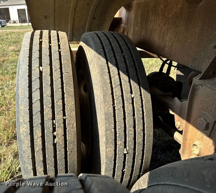 image for item ER0111 1991 V.E. Enterprises Inc DOTF 140B vacuum trailer