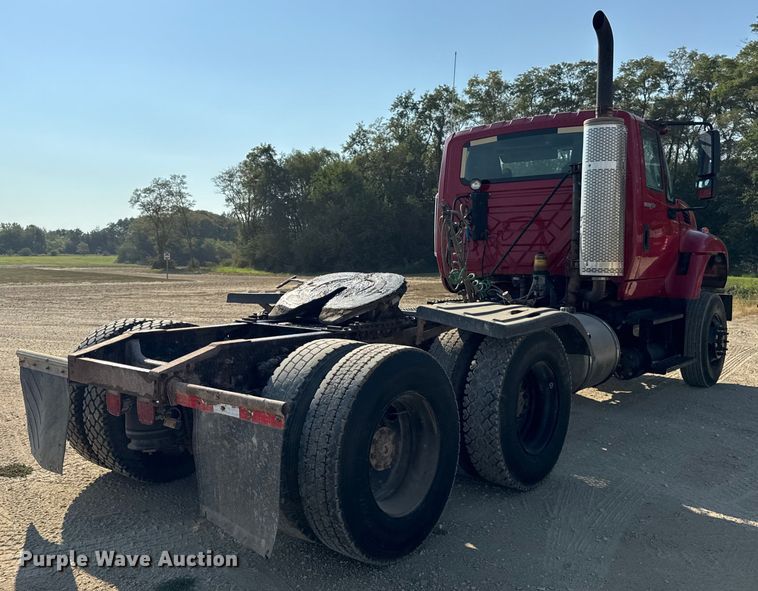 image for item ER0113 2014 International 7600 semi truck