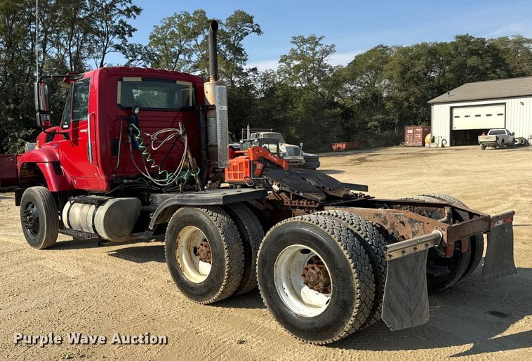 image for item ER0113 2014 International 7600 semi truck