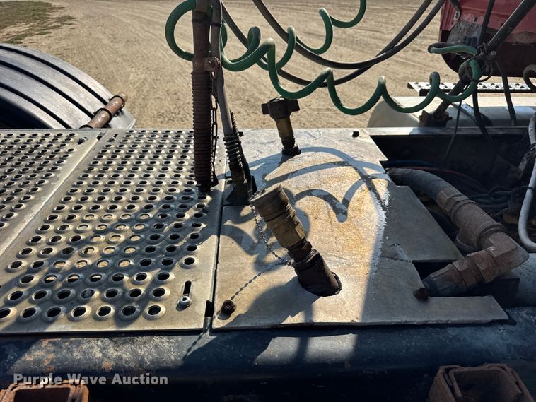 image for item ER0113 2014 International 7600 semi truck