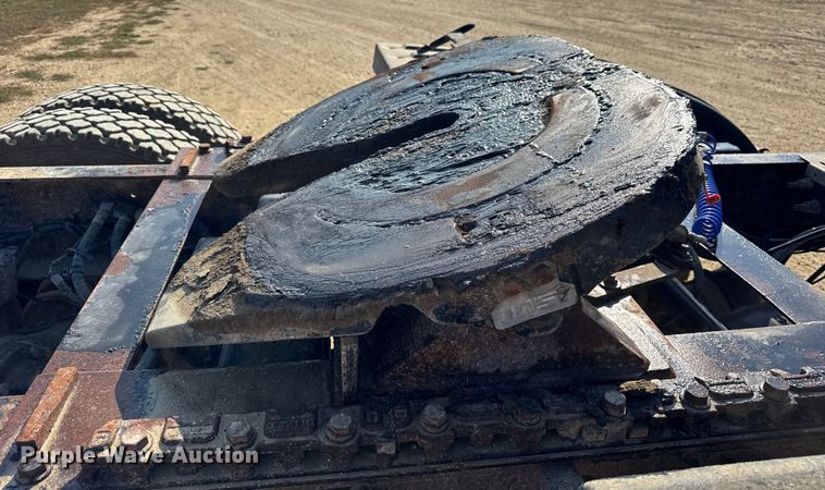 image for item ER0113 2014 International 7600 semi truck