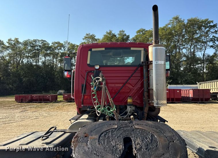 image for item ER0113 2014 International 7600 semi truck