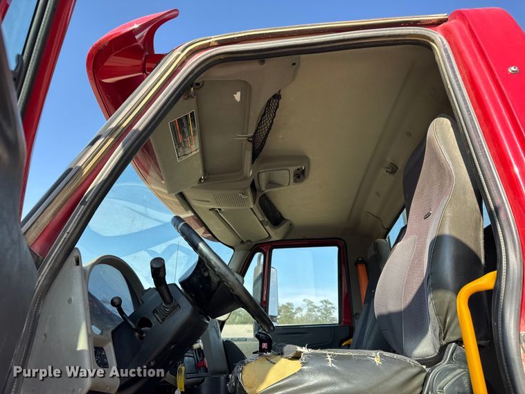 image for item ER0113 2014 International 7600 semi truck