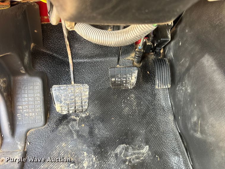 image for item ER0113 2014 International 7600 semi truck