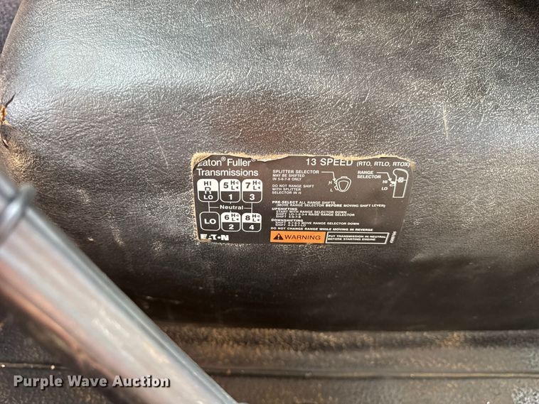 image for item ER0113 2014 International 7600 semi truck