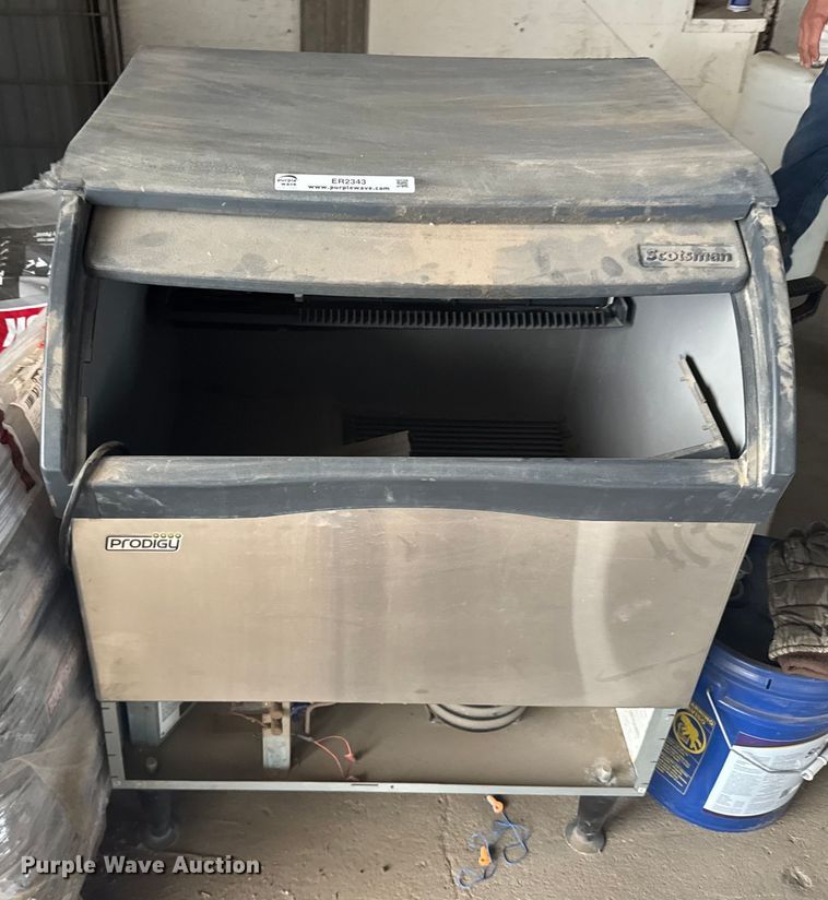 image for item ER2343 Scotsman Prodigy CU3030SW-1A ice maker