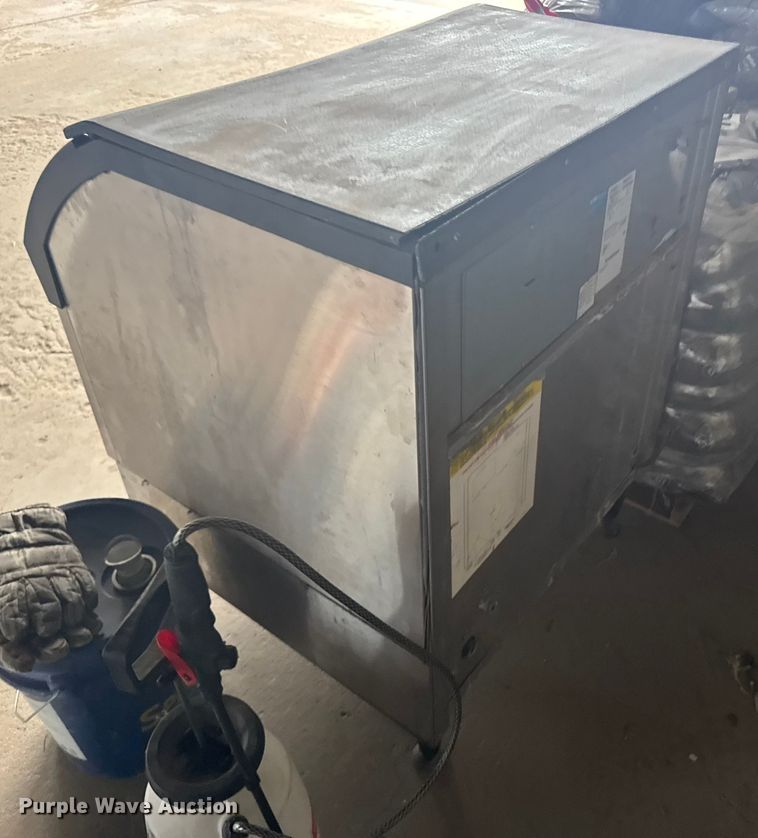 image for item ER2343 Scotsman Prodigy CU3030SW-1A ice maker