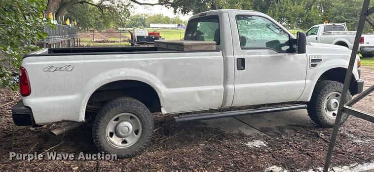 image for item ER2351 2009 Ford F250 Super Duty XL pickup truck