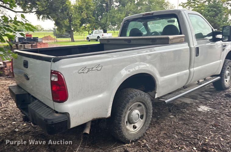 image for item ER2351 2009 Ford F250 Super Duty XL pickup truck