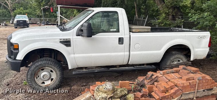 image for item ER2351 2009 Ford F250 Super Duty XL pickup truck