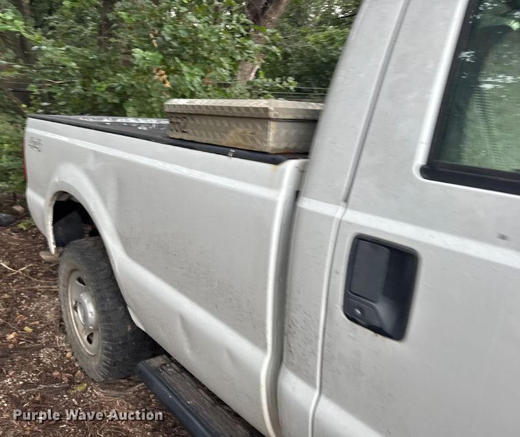 image for item ER2351 2009 Ford F250 Super Duty XL pickup truck