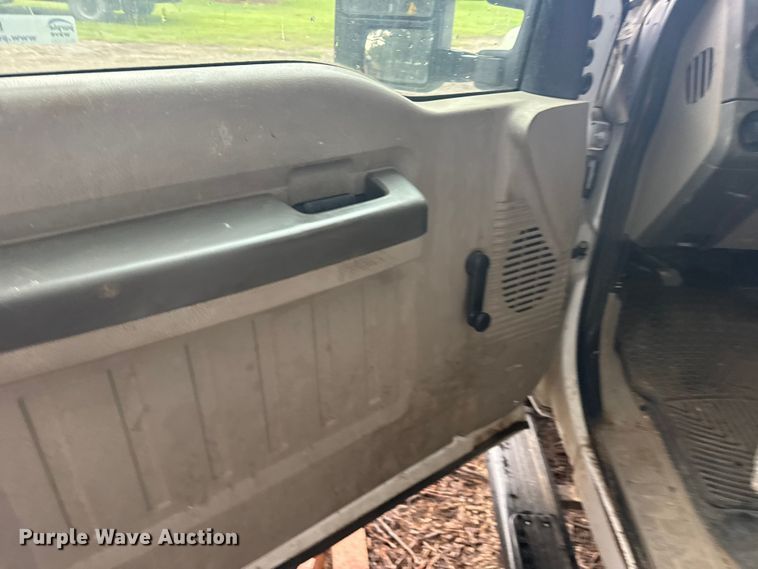 image for item ER2351 2009 Ford F250 Super Duty XL pickup truck