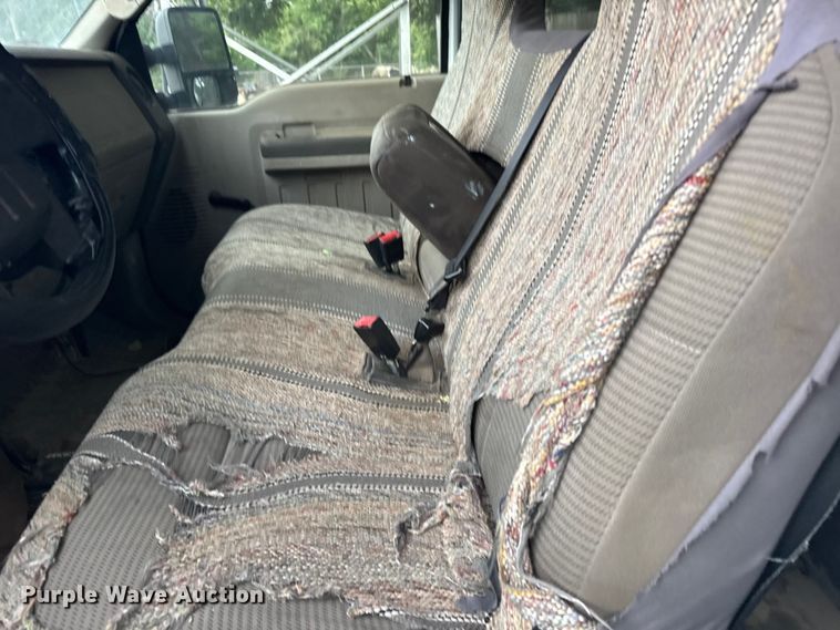 image for item ER2351 2009 Ford F250 Super Duty XL pickup truck