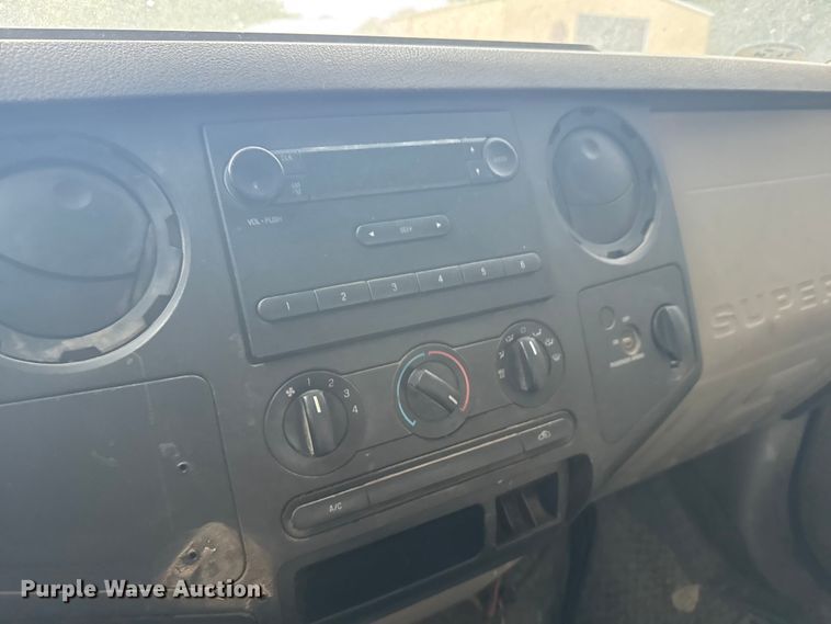 image for item ER2351 2009 Ford F250 Super Duty XL pickup truck