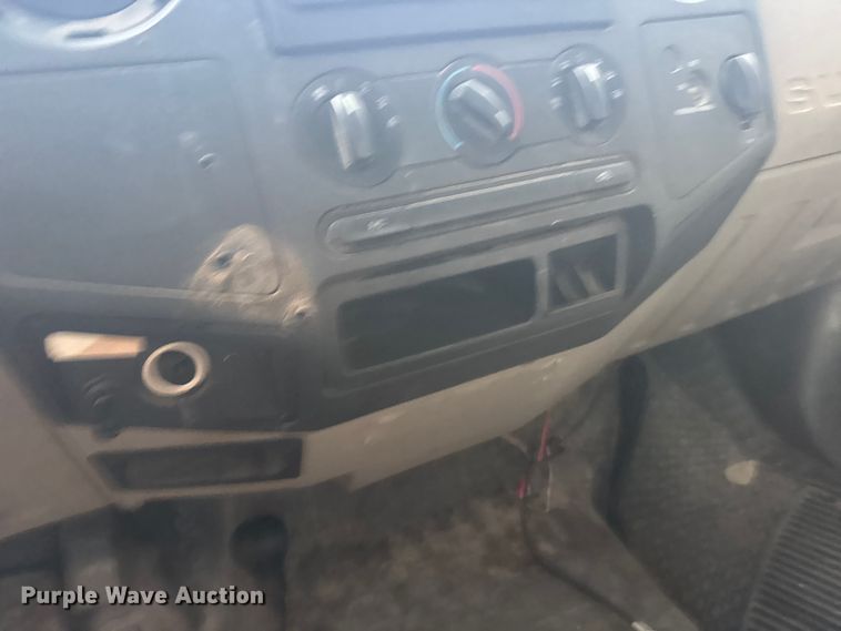 image for item ER2351 2009 Ford F250 Super Duty XL pickup truck