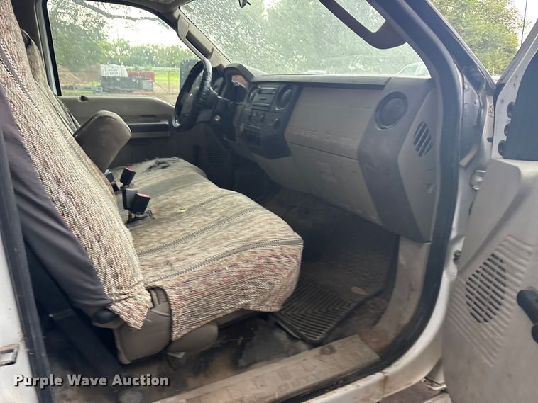 image for item ER2351 2009 Ford F250 Super Duty XL pickup truck