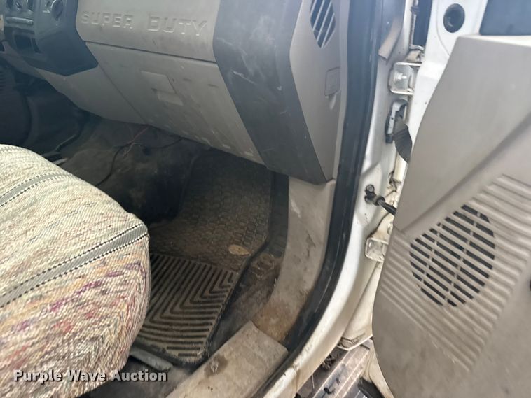 image for item ER2351 2009 Ford F250 Super Duty XL pickup truck