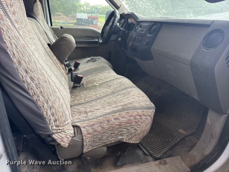 image for item ER2351 2009 Ford F250 Super Duty XL pickup truck