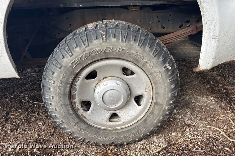 image for item ER2351 2009 Ford F250 Super Duty XL pickup truck