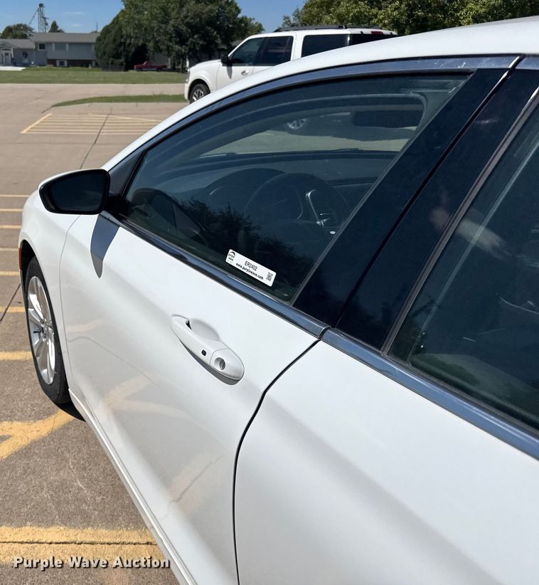 image for item ER2402 2015 Chrysler 200 