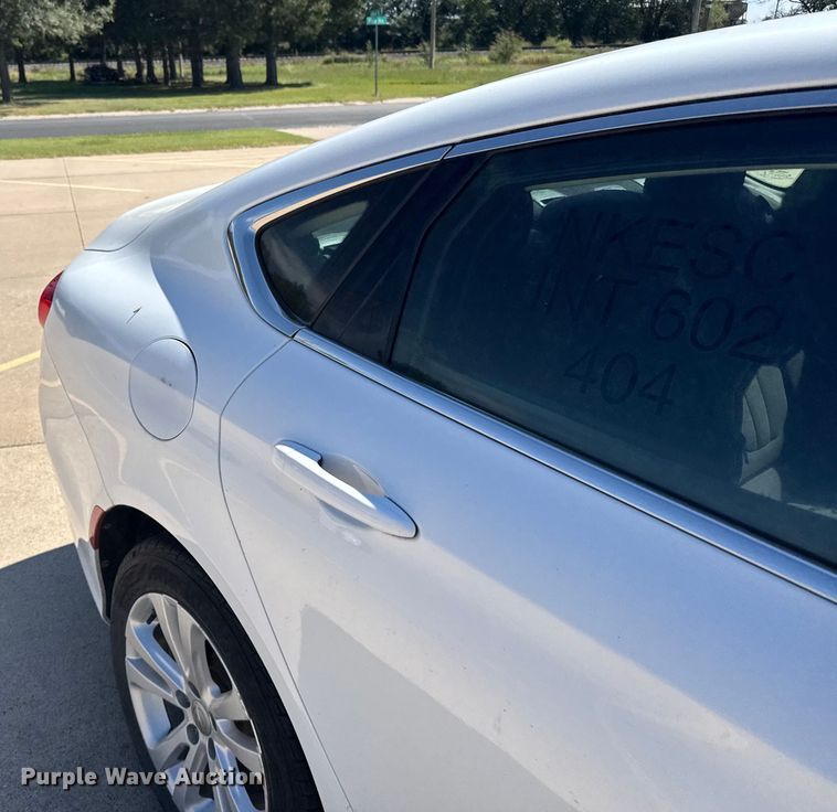 image for item ER2402 2015 Chrysler 200 