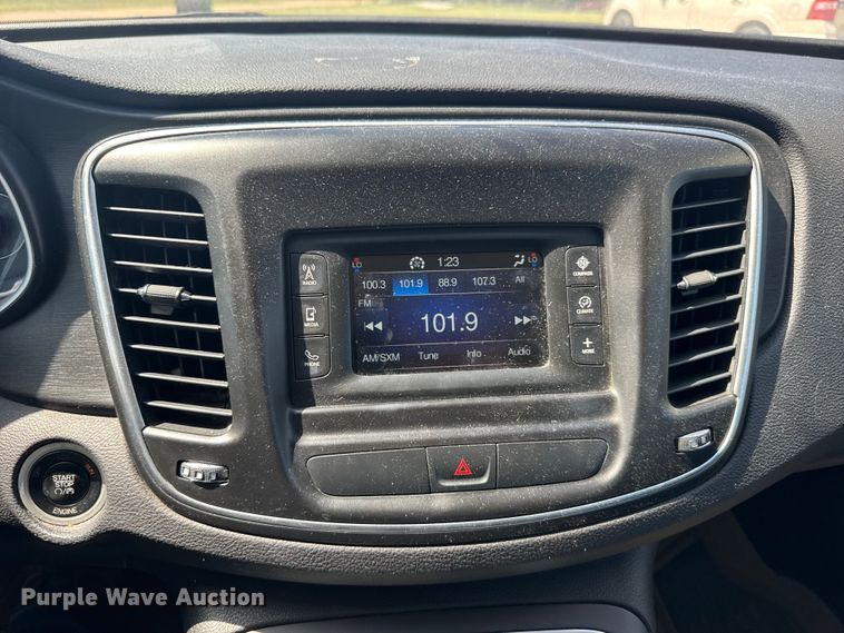 image for item ER2402 2015 Chrysler 200 