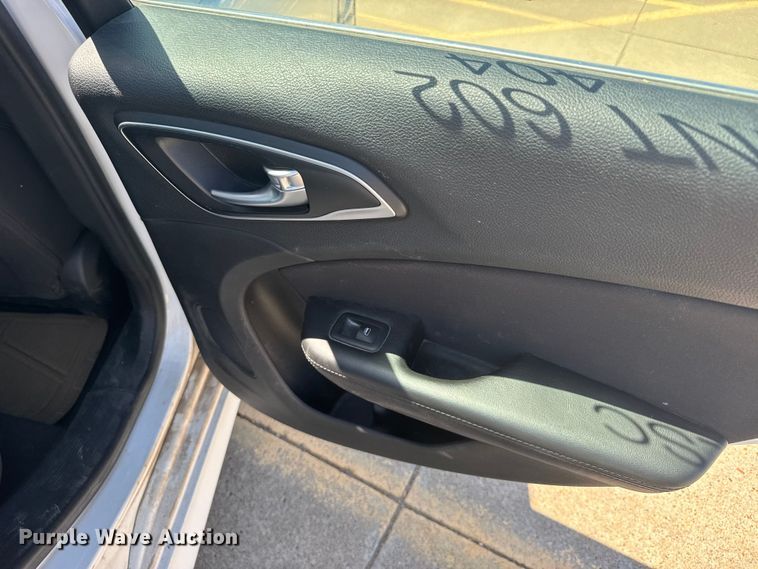 image for item ER2402 2015 Chrysler 200 