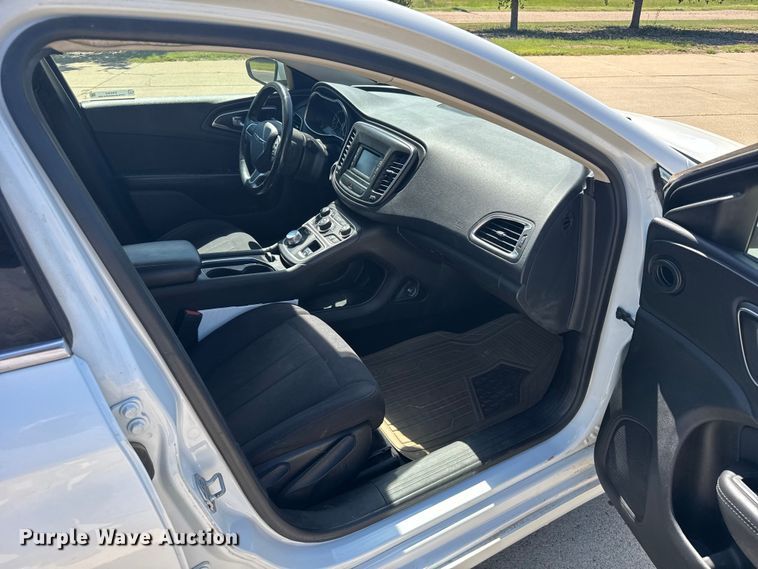 image for item ER2402 2015 Chrysler 200 