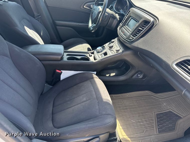 image for item ER2402 2015 Chrysler 200 