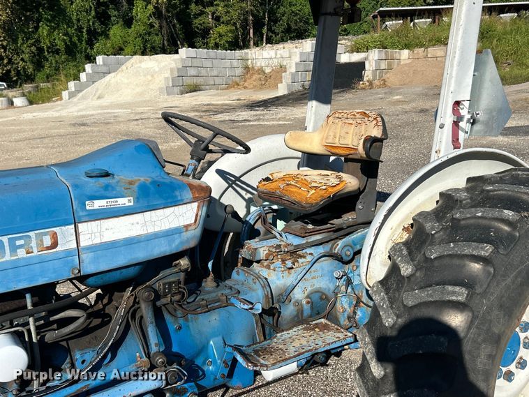 image for item ET3139 Ford 4600 tractor