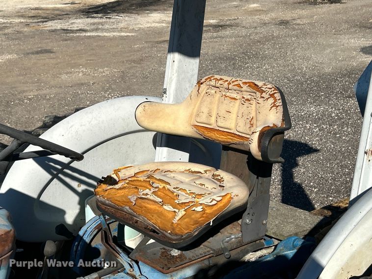 image for item ET3139 Ford 4600 tractor