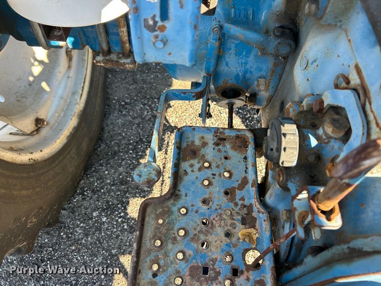 image for item ET3139 Ford 4600 tractor