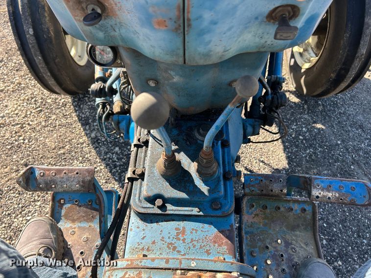 image for item ET3139 Ford 4600 tractor
