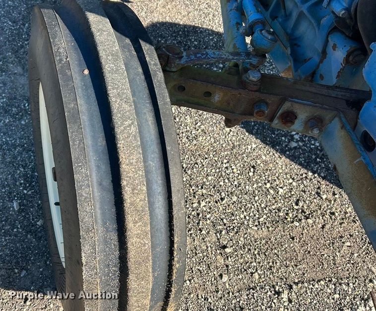 image for item ET3139 Ford 4600 tractor