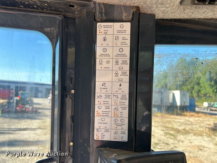 image for item ET3140 2020 John Deere 655K WH track loader