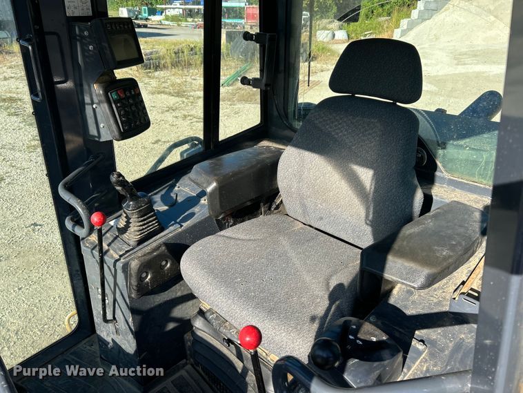 image for item ET3140 2020 John Deere 655K WH track loader