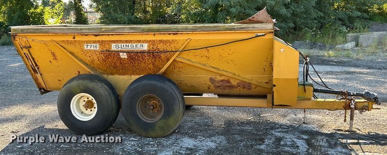 image for item ET3141 Knight Slinger 7716 manure spreader