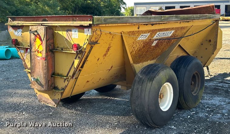 image for item ET3141 Knight Slinger 7716 manure spreader