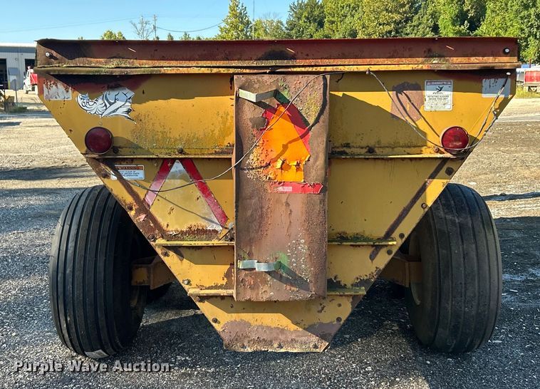 image for item ET3141 Knight Slinger 7716 manure spreader