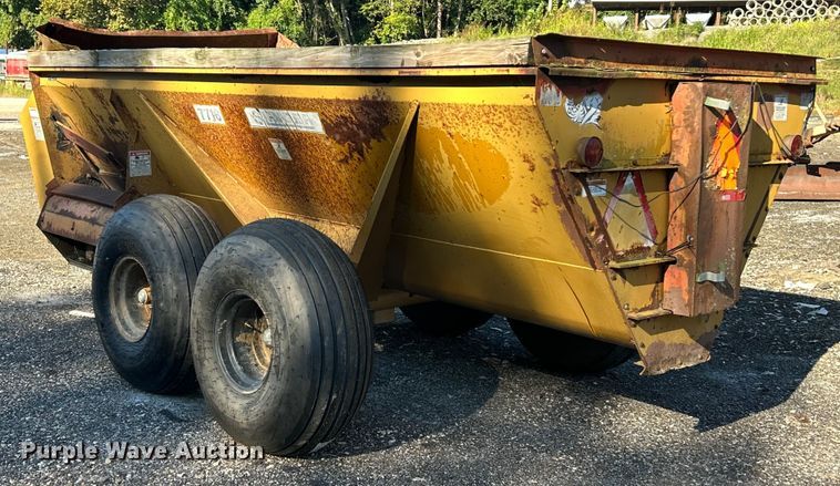 image for item ET3141 Knight Slinger 7716 manure spreader