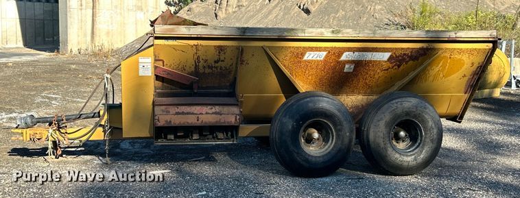 image for item ET3141 Knight Slinger 7716 manure spreader