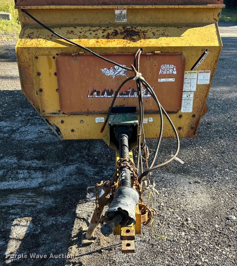 image for item ET3141 Knight Slinger 7716 manure spreader