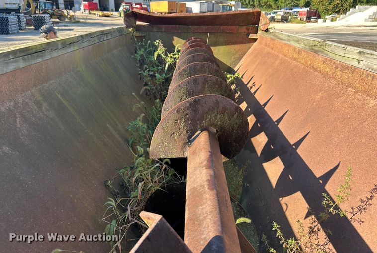 image for item ET3141 Knight Slinger 7716 manure spreader