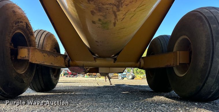 image for item ET3141 Knight Slinger 7716 manure spreader