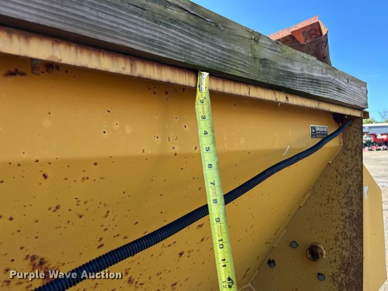 image for item ET3141 Knight Slinger 7716 manure spreader