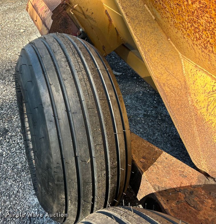 image for item ET3141 Knight Slinger 7716 manure spreader