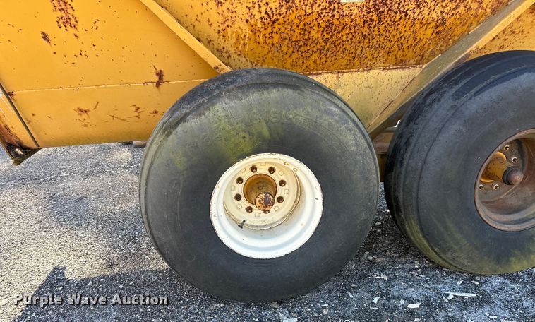 image for item ET3141 Knight Slinger 7716 manure spreader