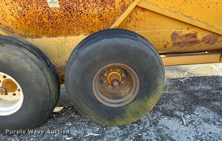 image for item ET3141 Knight Slinger 7716 manure spreader