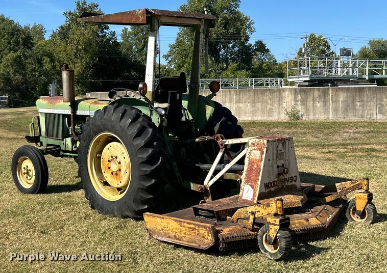 image for item ET3143 1959 John Deere 830 tractor